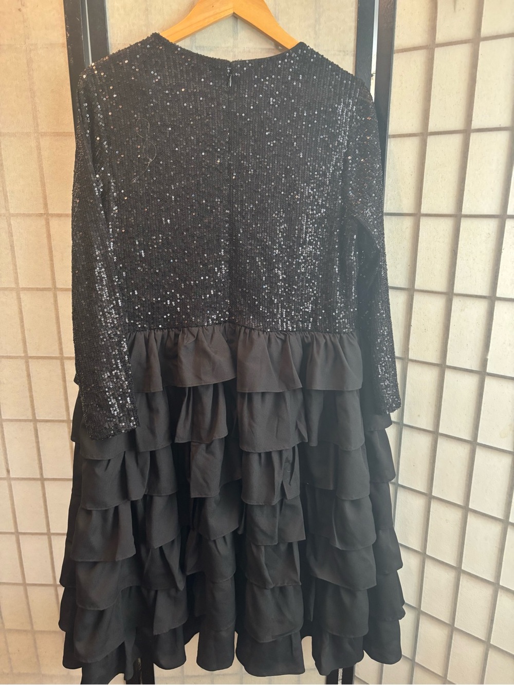 WAYWARD FANCIES Vintage Sequin V-Neck Ruffle Dress - Picture 2 of 8